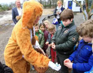 Paashaas op bezoek in Zie-ZOO