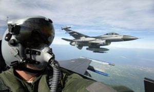 F-16’s trainen luchtgevechten boven Noord-Brabant