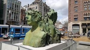 Nieuwe fontein op het Rokin, geplaatst door Volkelse kunstenaar