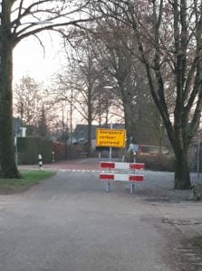 Tunnel Volkel dicht: te gevaarlijk door ijsvorming, strooien helpt niet